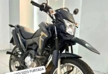 Motocicleta é furtada em garagem no Centro de Inhapim