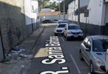 Homem é detido por populares ao tentar furtar motocicleta ao lado da delegacia