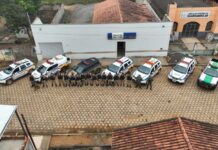 Operação da Polícia Militar prende cinco pessoas e apreende armas e drogas em Revés do Belém