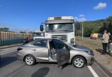 Colisão entre caminhão e carro provoca lentidão na BR-381, em Ipatinga