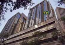 Homem apontado como líder de organização ligada ao PCC fica foragido após decisão judicial em Governador Valadares
