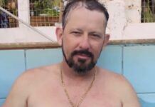 Mototaxista morre após perder controle de motocicleta e colidir contra poste em Caratinga